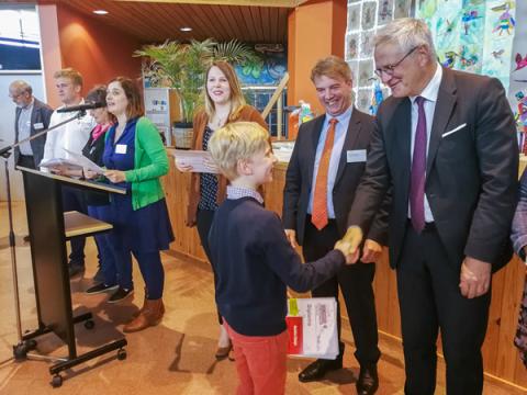 Bezoek minister Peeters: Diploma uitreiking Oostkamp